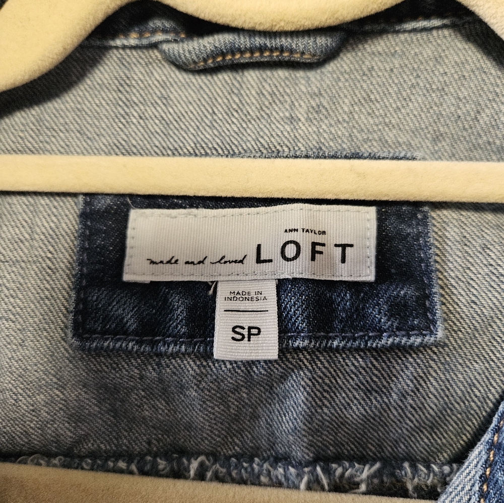 Loft Women's Jean Jacket small Size - Picture 13 of 16